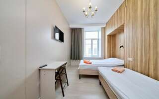 Гостиница Капитал Санкт-Петербург Стандартный Трехместный номер с собственной ванной комнатой-7