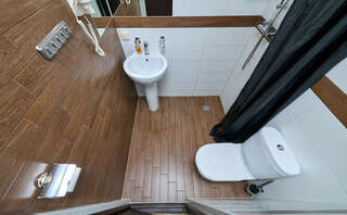 Гостиница Капитал Санкт-Петербург Стандартный четырехместный номер с собственной ванной комнатой-15