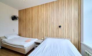 Гостиница Капитал Санкт-Петербург Стандартный Трехместный номер с собственной ванной комнатой-11