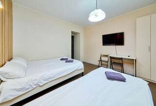 Гостиница Капитал Санкт-Петербург большой четырехместный номер с собственной ванной комнатой-6