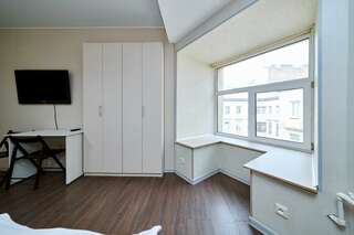 Гостиница Капитал Санкт-Петербург большой четырехместный номер с собственной ванной комнатой-8