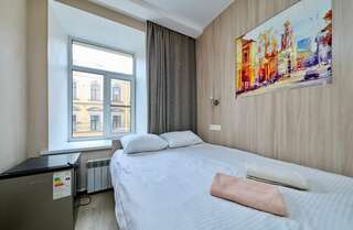 Гостиница Капитал Санкт-Петербург Стандартный Двухместный номер с двуспальной кроватью и собственной ванной комнатой-8