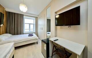 Гостиница Капитал Санкт-Петербург Стандартный Трехместный номер с собственной ванной комнатой-4