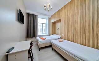 Гостиница Капитал Санкт-Петербург Стандартный Трехместный номер с собственной ванной комнатой-6